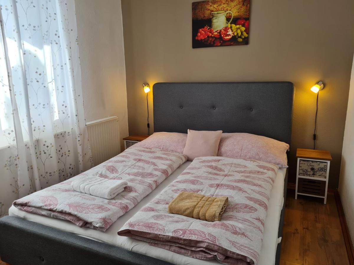 Hotel Fertodi Kuria Vendeghaz Zewnętrze zdjęcie