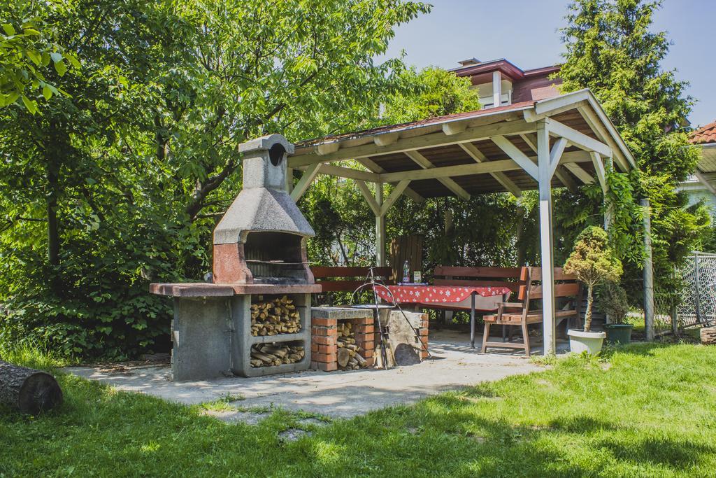 Hotel Fertodi Kuria Vendeghaz Zewnętrze zdjęcie