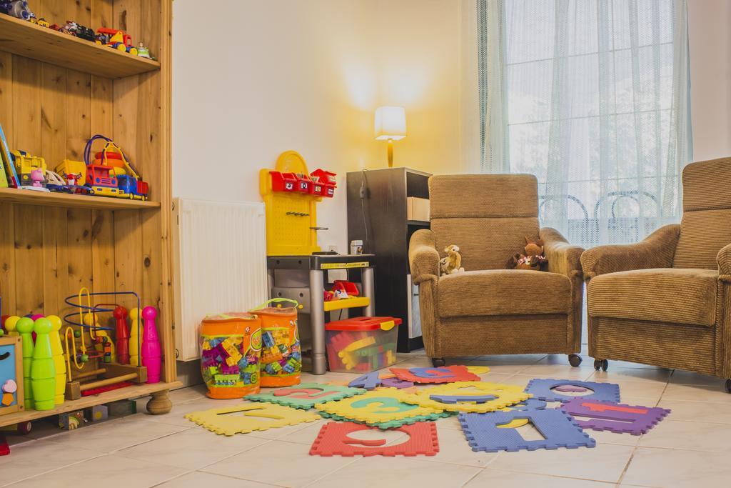 Hotel Fertodi Kuria Vendeghaz Zewnętrze zdjęcie