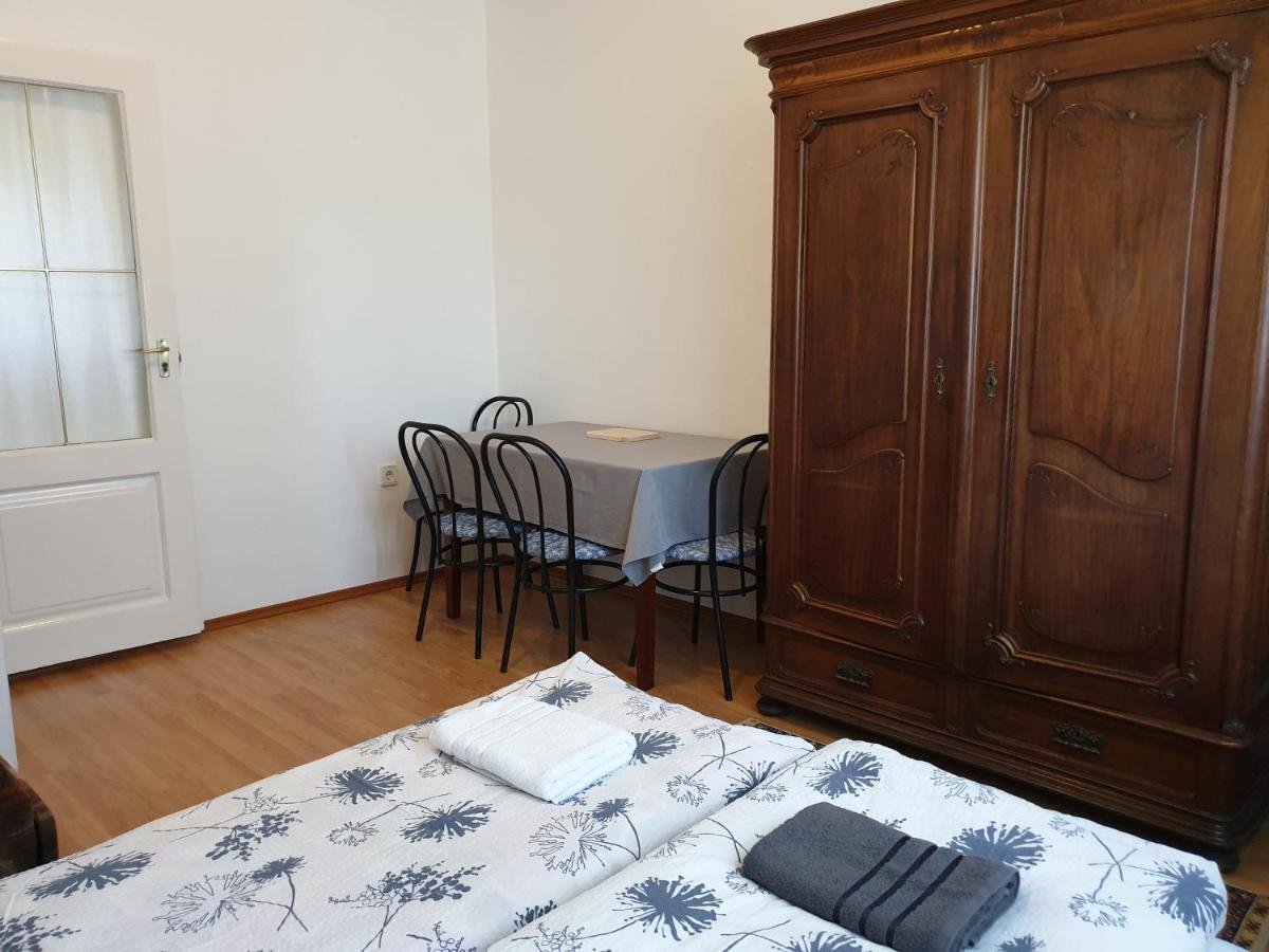 Hotel Fertodi Kuria Vendeghaz Zewnętrze zdjęcie